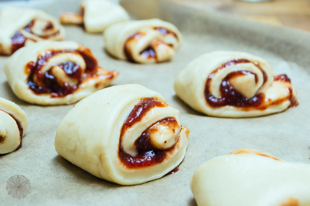 FrauBpunkt Zimtschnecken Erdbeer Kanelbullar Hefeteig Marmelade-5