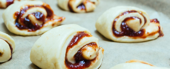 FrauBpunkt Zimtschnecken Erdbeer Kanelbullar Hefeteig Marmelade-5