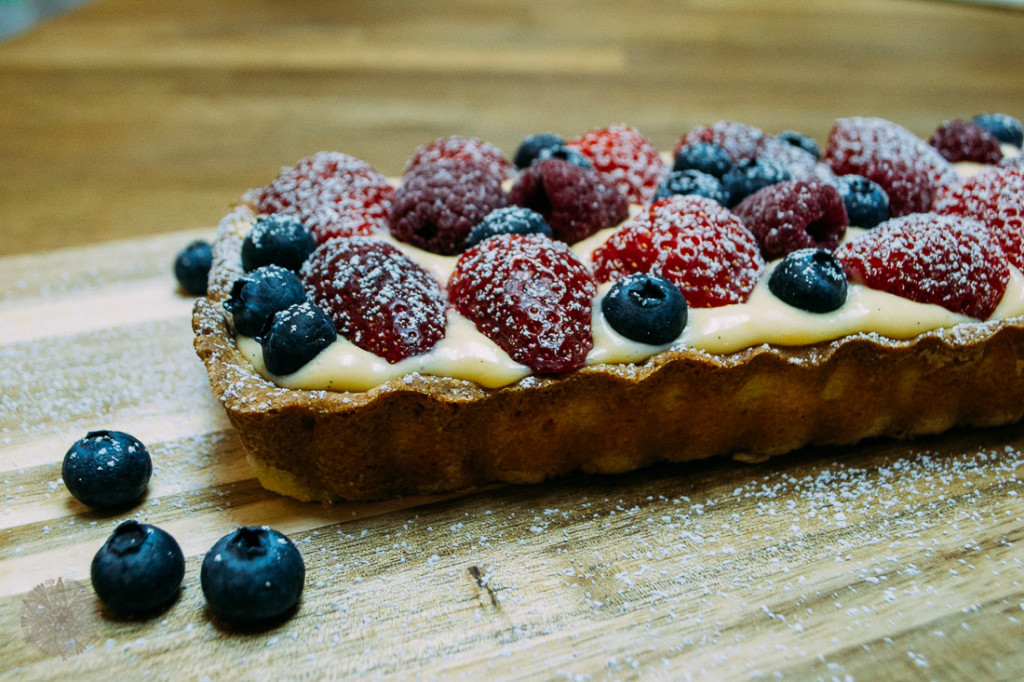 FrauBpunkt Rhabarber Tarte Beeren Vanille Dessert Rezept Fürstenberg_-7