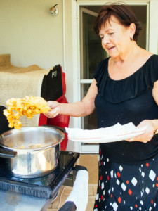 FrauBpunkt Hollerkücherl Bayerisch Rezept Hollunder Bierteig-11