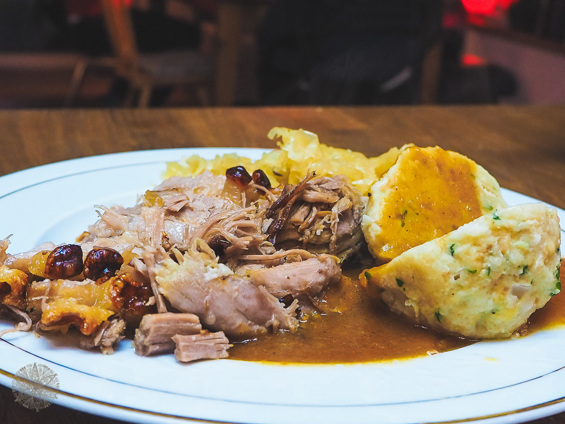 FrauBpunkt Schweinebraten Krustenbraten Semmelknödel Bayerisch Mundart Soulfood (32 von 33)