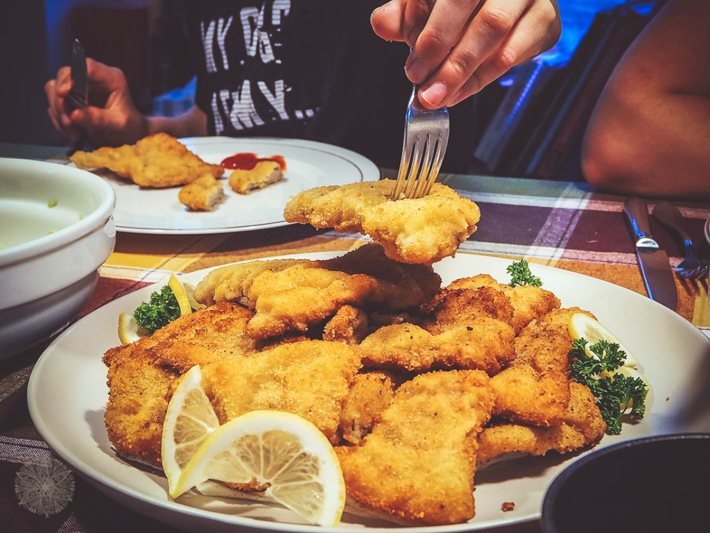 Wiener Schnitzel Kartoffelsalat Tischkultur FrauBpunkt (36 von 37)