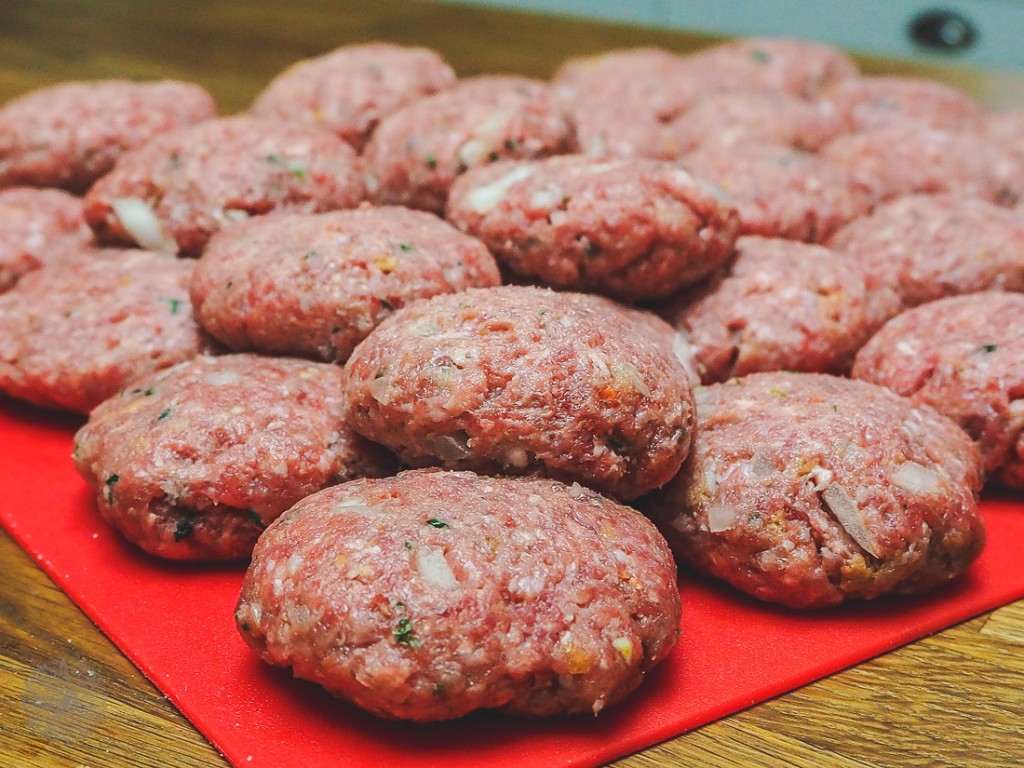 Fleischpflanzerl Frikadelle Bayerisch Mundart FrauBpunkt Rezept (2 von 20)